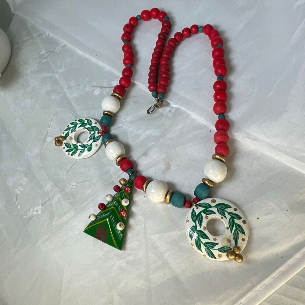 Vintage wooden Christmas Holiday necklace